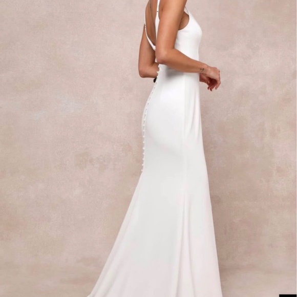 Lulus Dresses & Skirts - Never Worn Wedding Dress